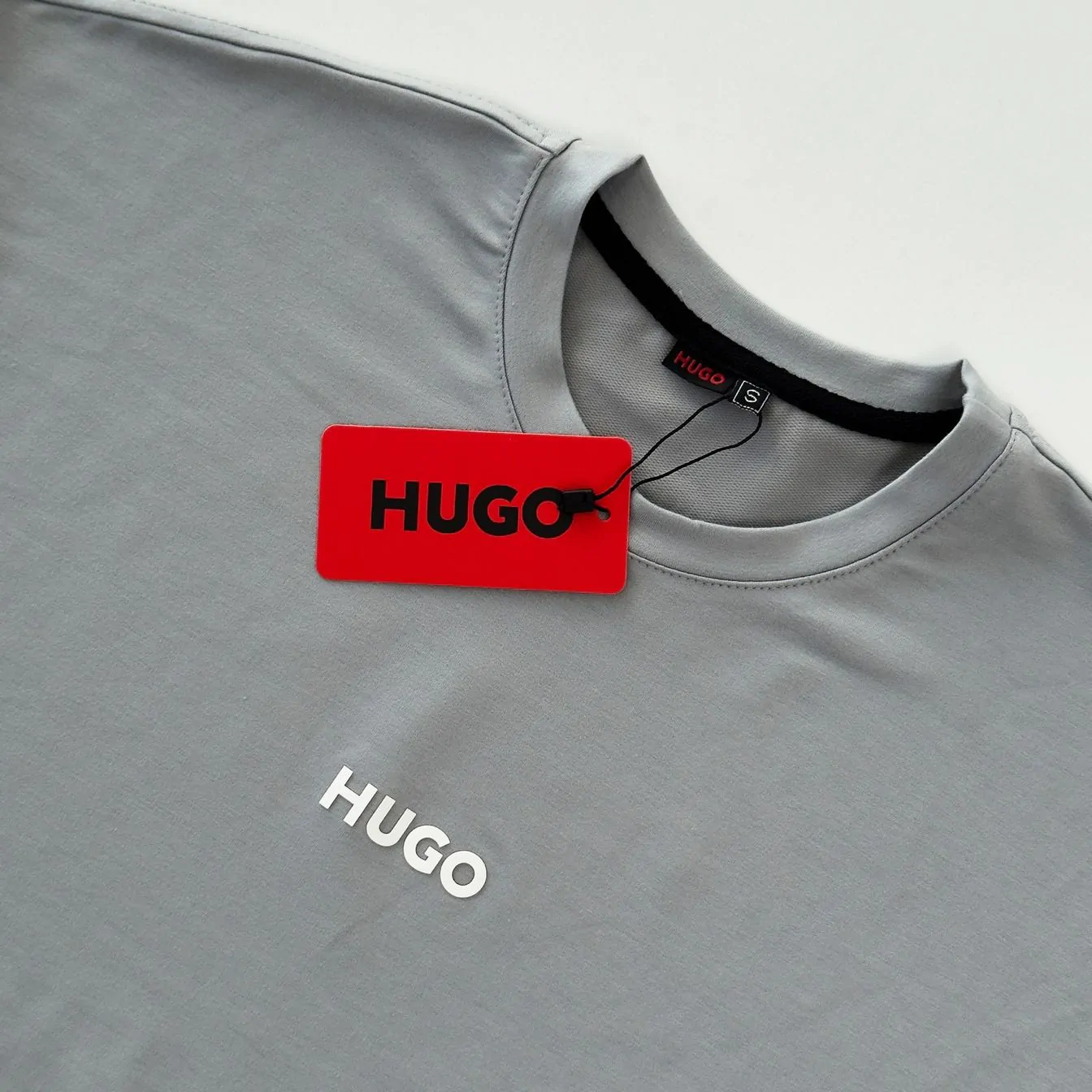 Шорти та футболка. Чоловічий літній костюм HUGO сірий - Зображення 6